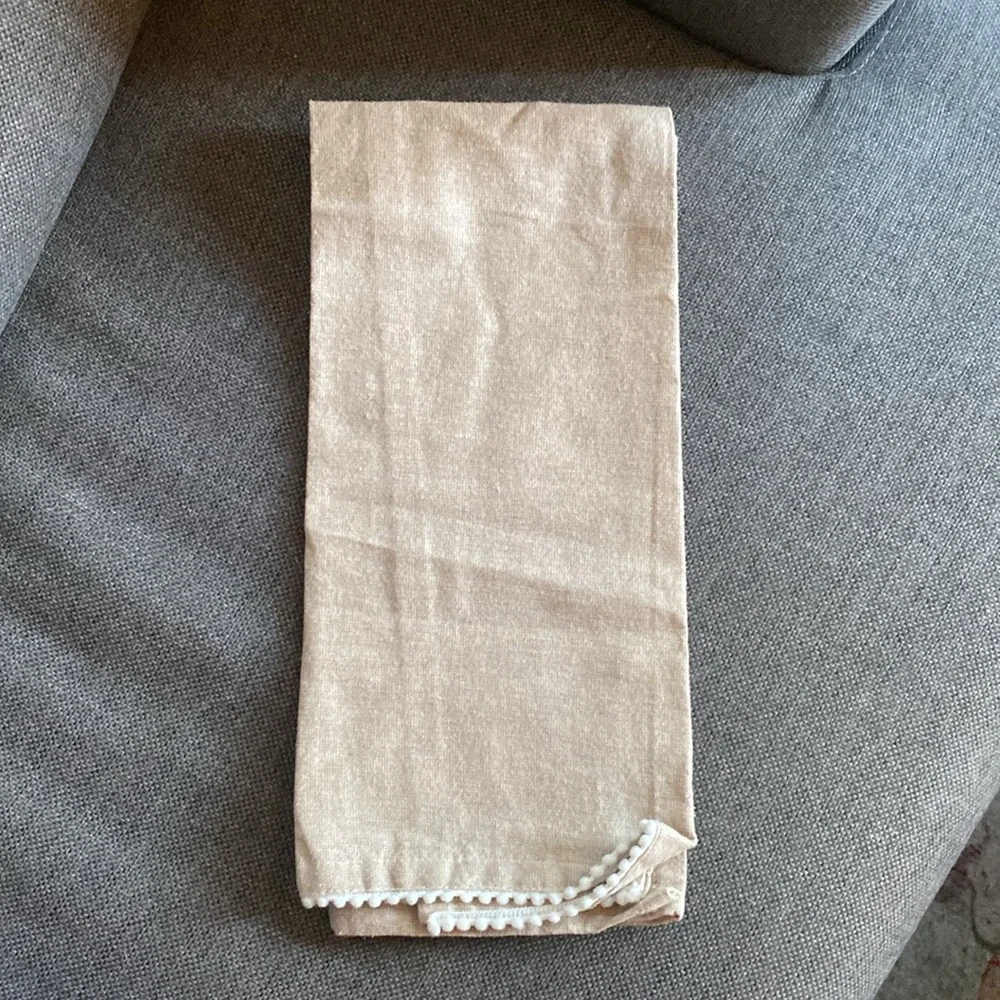 NWOT Christmas Dish Towels Neutrals Farmhouse Shabby Chic Tan White Beige
